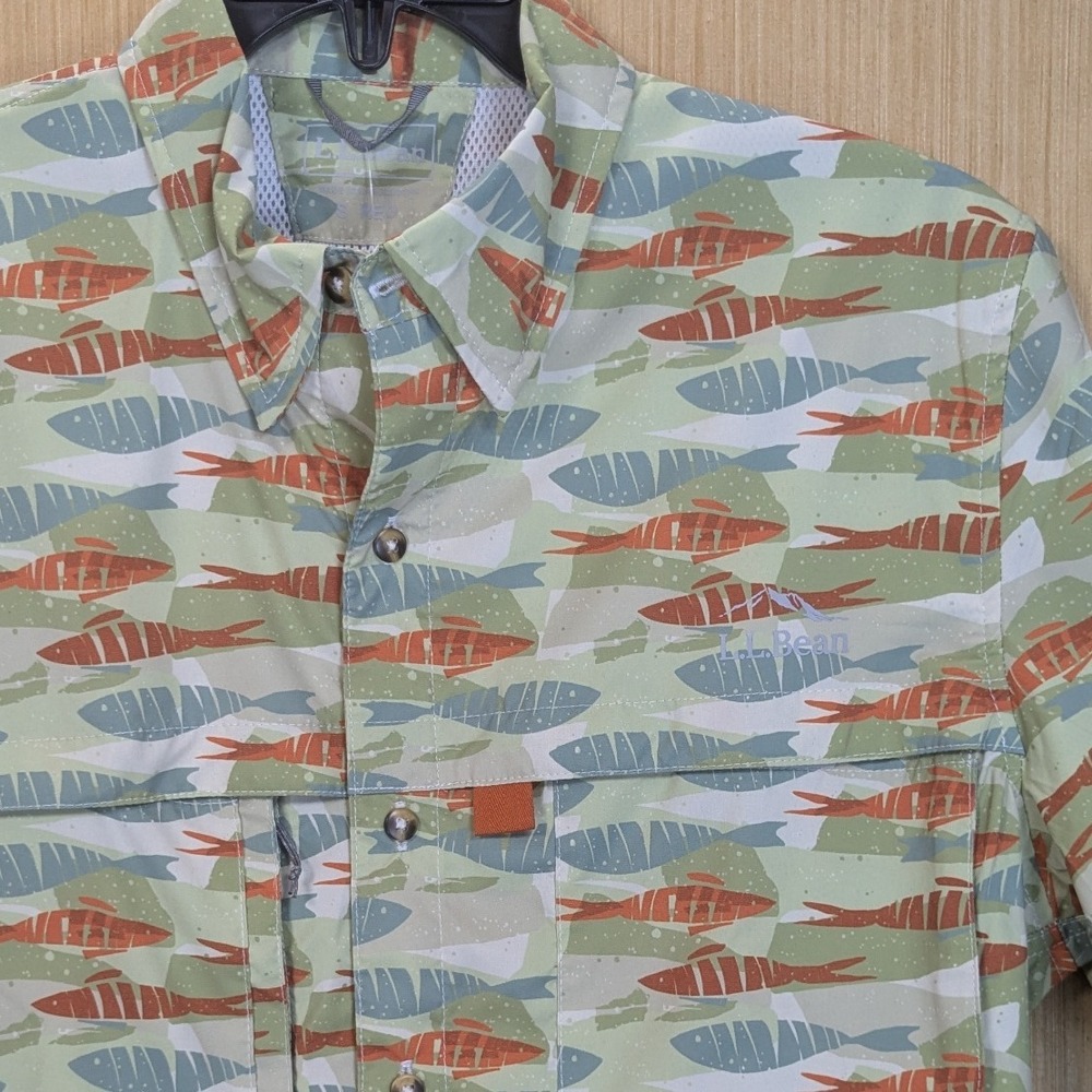 L.L. Bean Tropicwear Fish Print Button Down Shirt SunSmart UPF 50 Men's Small‎